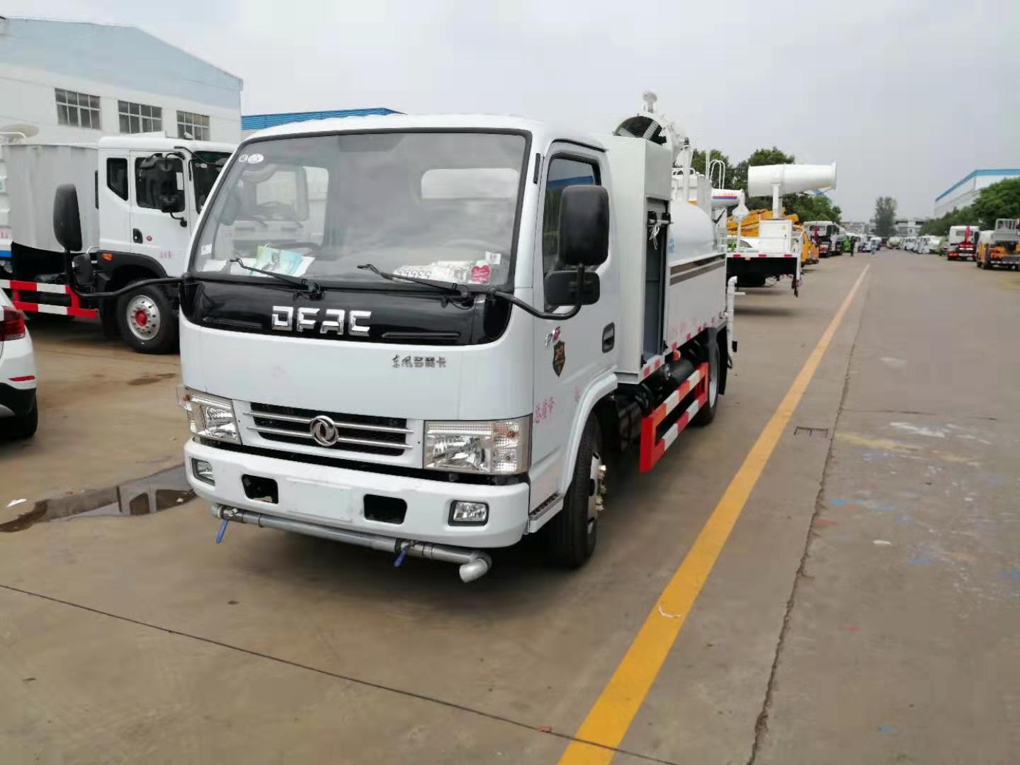 抑尘车