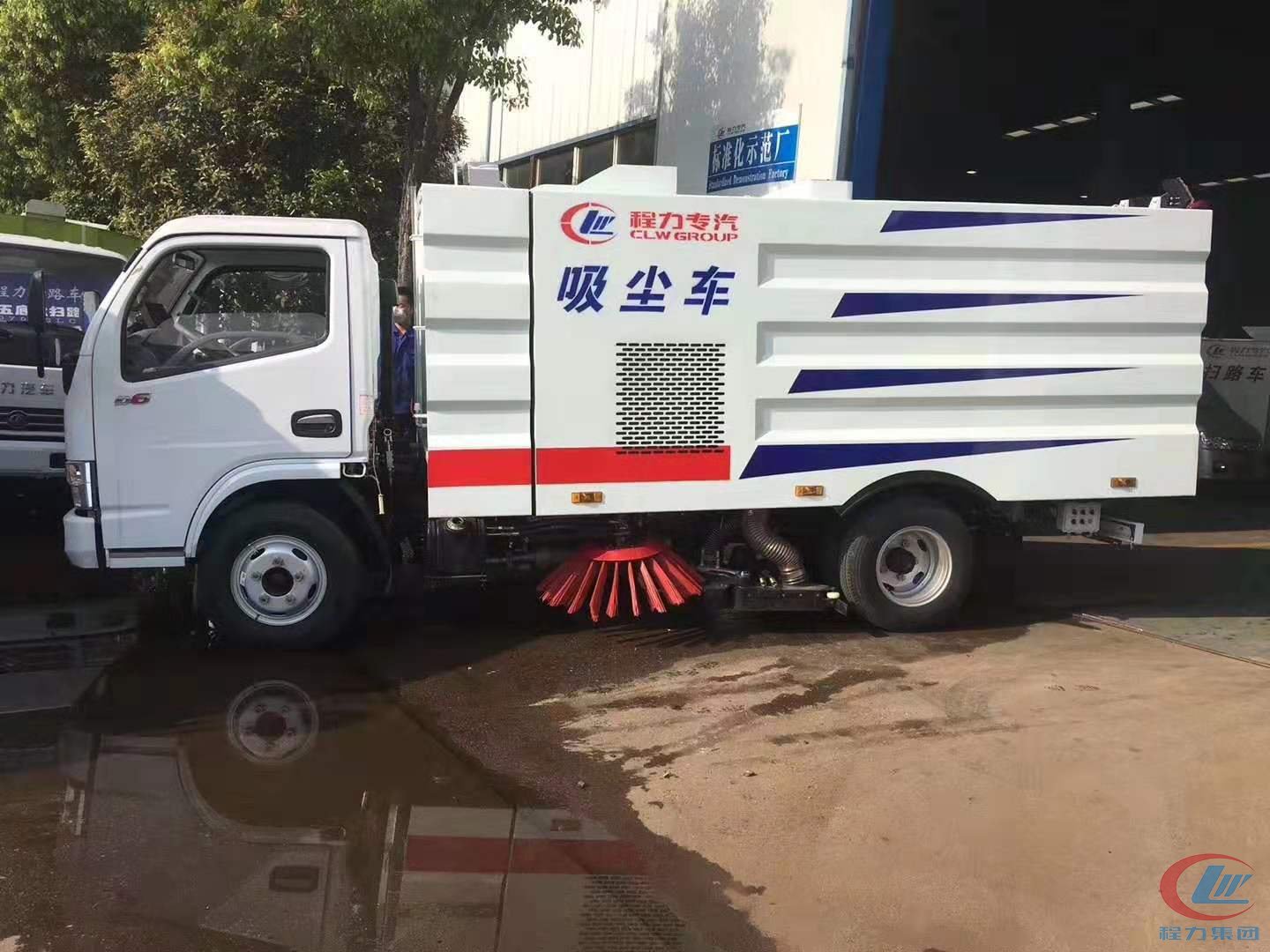 易倍·(中国)体育EMC威牌东风多利卡D6吸尘车