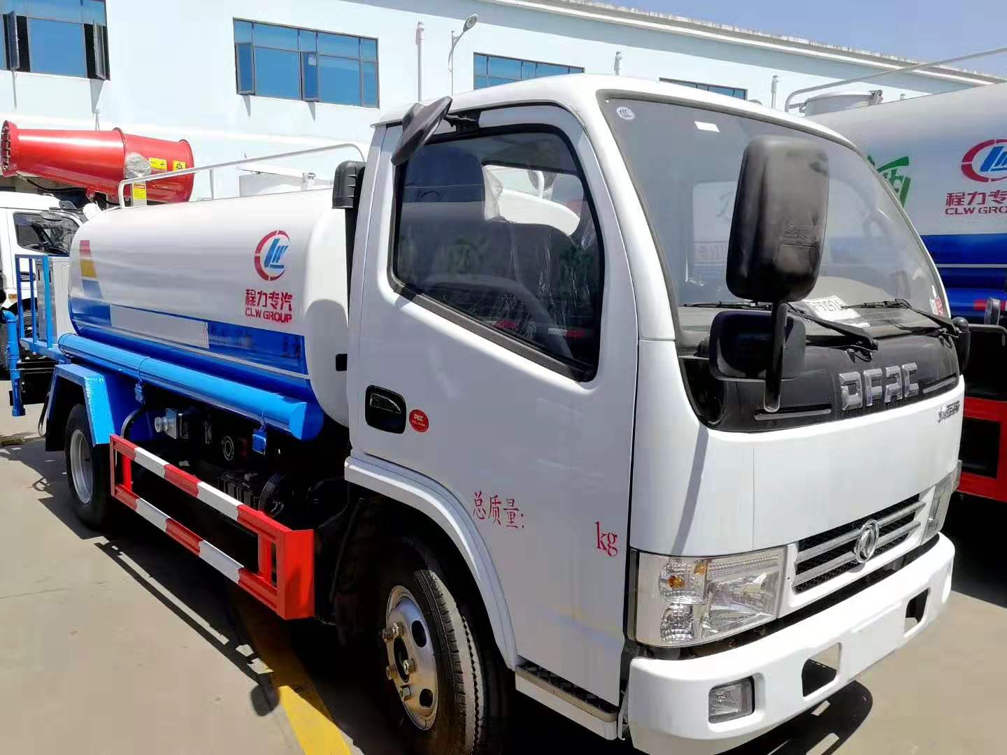 易倍·(中国)体育EMC威牌东风5方雾炮洒水车