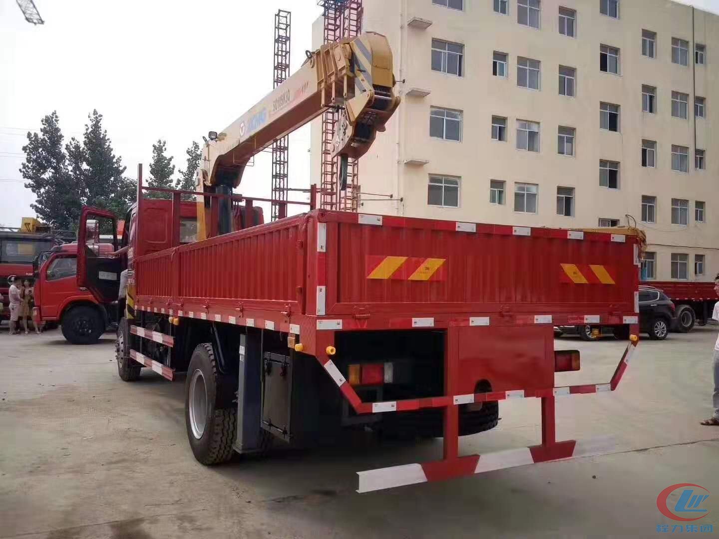 湖北易倍·(中国)体育EMC东风柳汽6.3吨随车吊徐工吊机