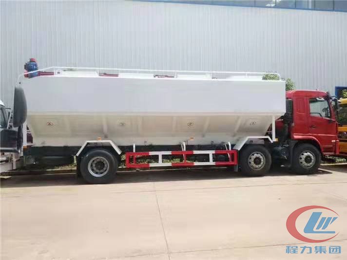 易倍·(中国)体育EMC陕汽轩德小三轴散装饲料车