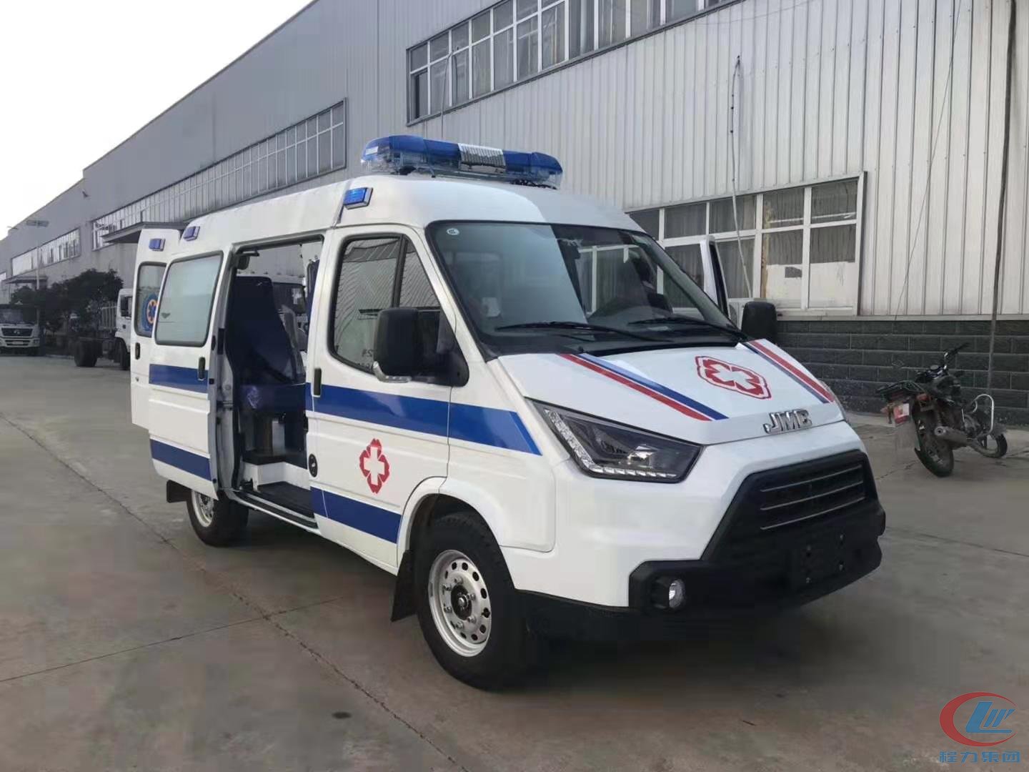 易倍·(中国)体育EMC福特江铃特顺救护车内部图